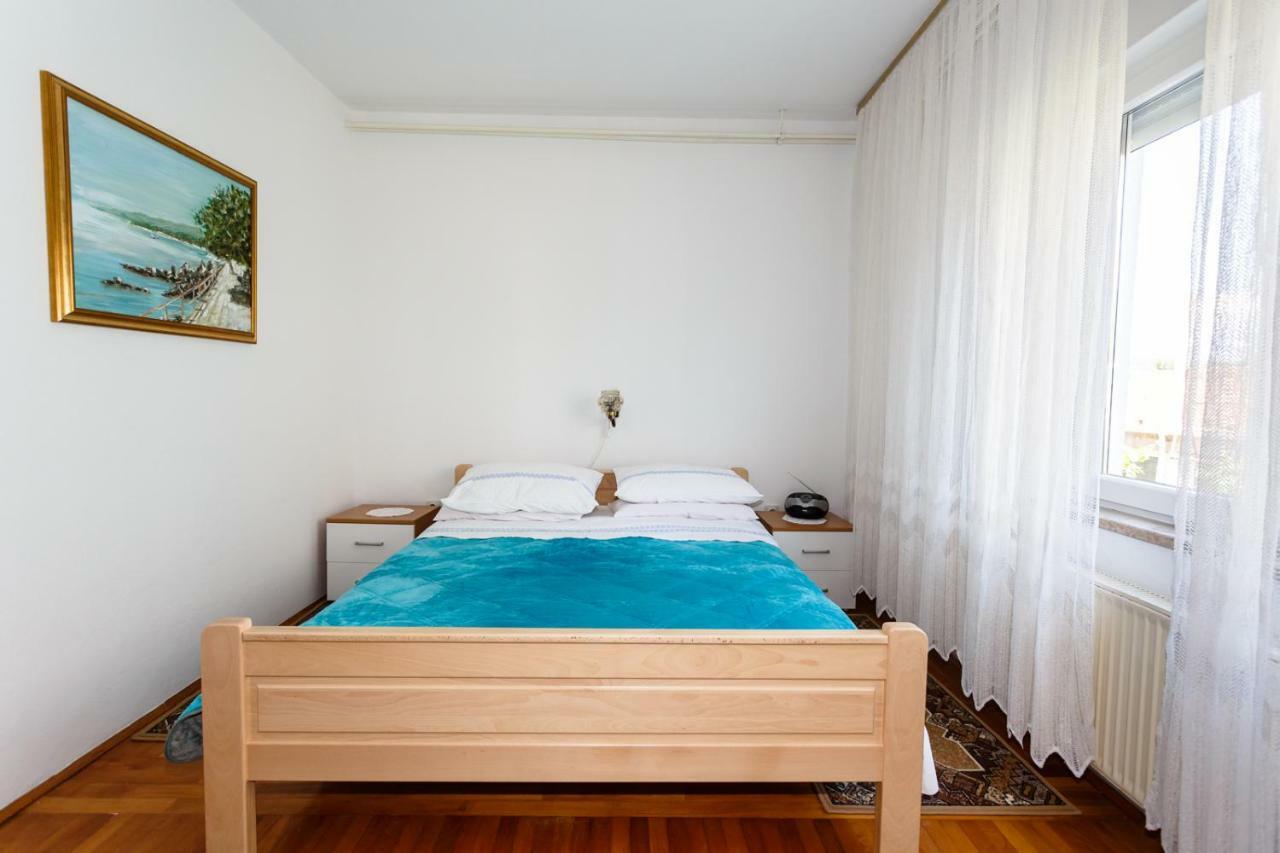 Apartmani Jelica 크르크 외부 사진